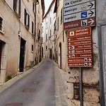 Le Contrade