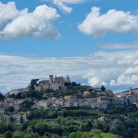 Le Contrade بيت للعطل أميليا